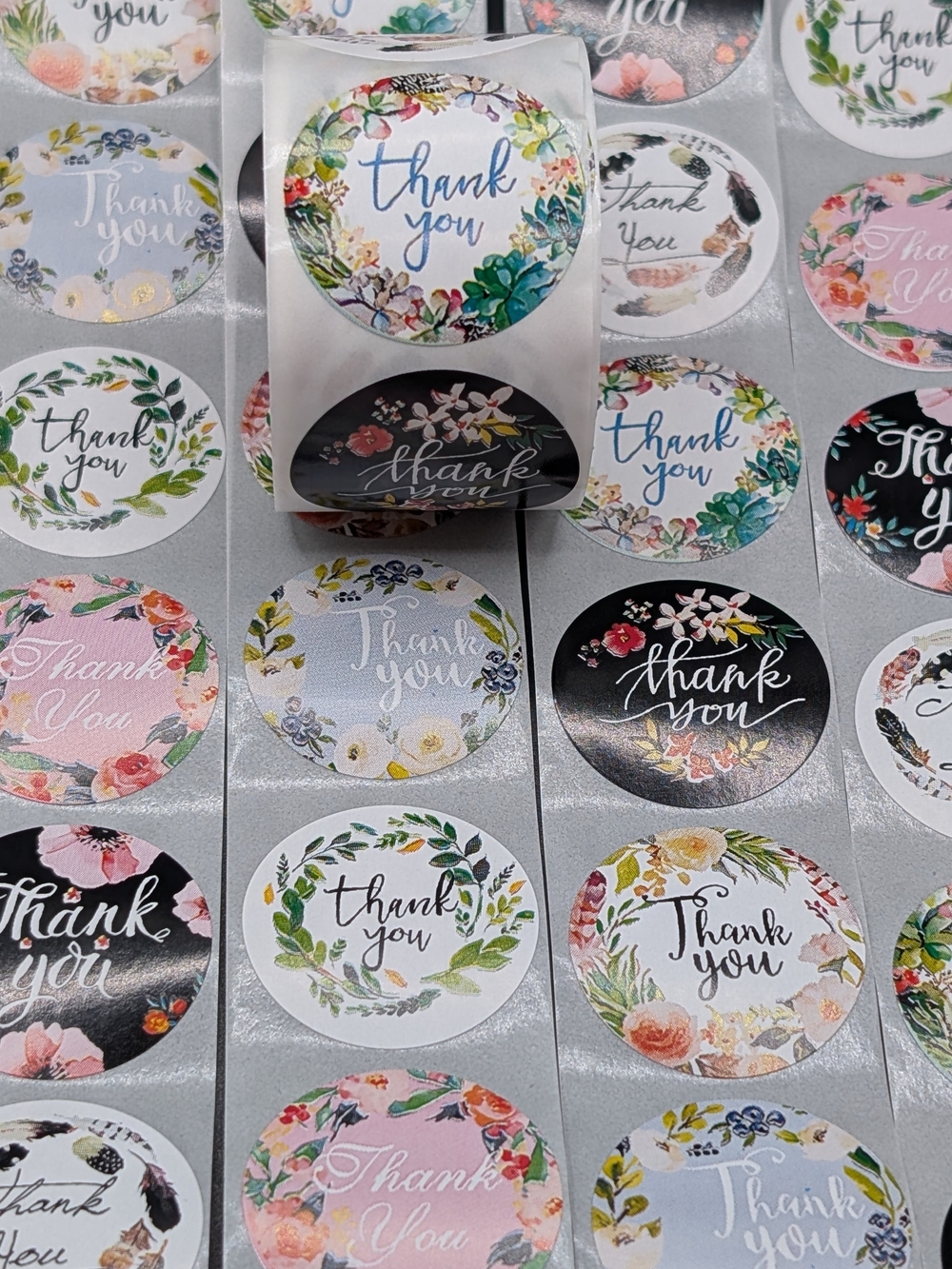 500 Count 1 Roll Flowers Floral 'Thank You' Round Sticker Pack — Assorted Colors
